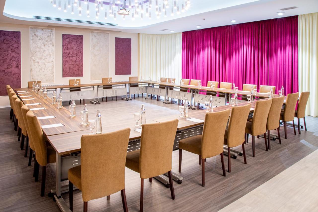 Kazzhol Park Hotel Almaty Exterior photo
